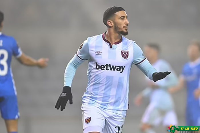 Benrahma ghi ba bàn Europa League