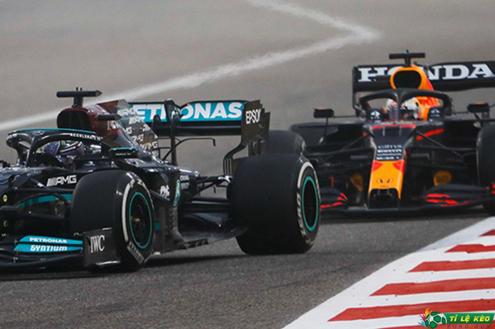 Lewis Hamilton v Max Verstappen