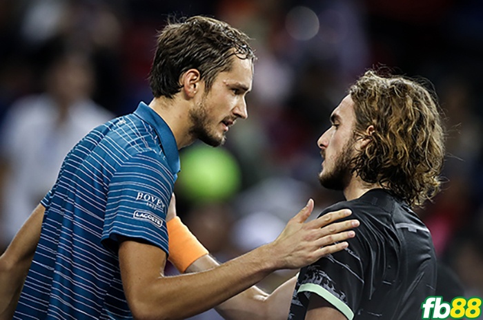 Daniil Medvedev và Stefanos Tsitsipas