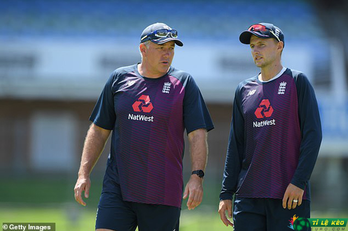 Joe Root muốn Chris Silverwood