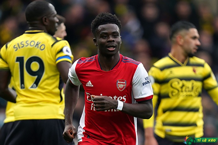 Arsenal gia hạn Saka