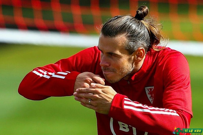 Gareth Bale nỗ lực tiến gần World Cup 2022
