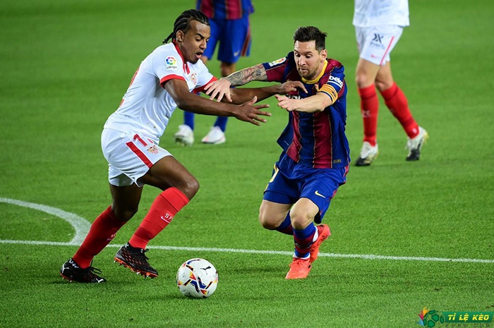 Barca vượt lên dẫn trước Sevilla