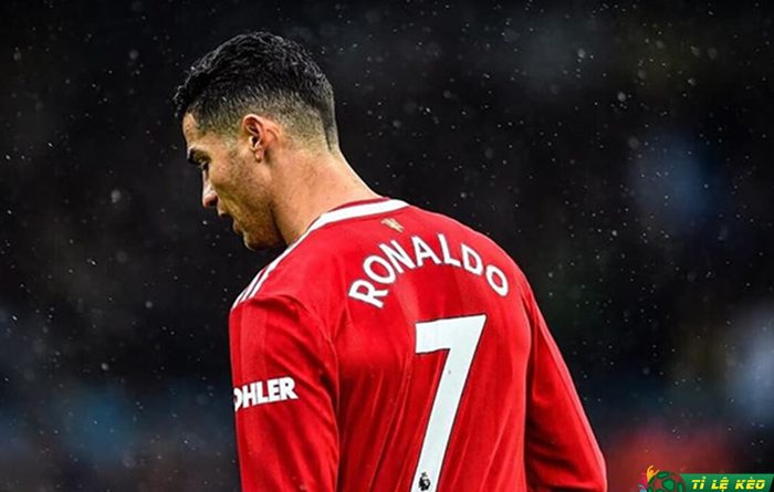 Thế giới bóng đá gửi lời chia buồn đến Cristiano Ronaldo