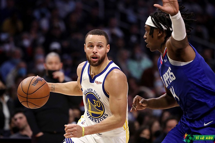 Stephen Curry giúp Golden State Warriors