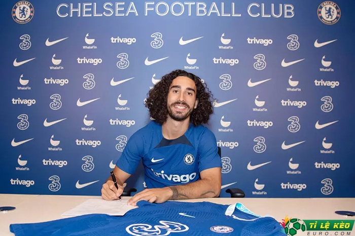 Chelsea ký hợp đồng với hậu vệ Brighton