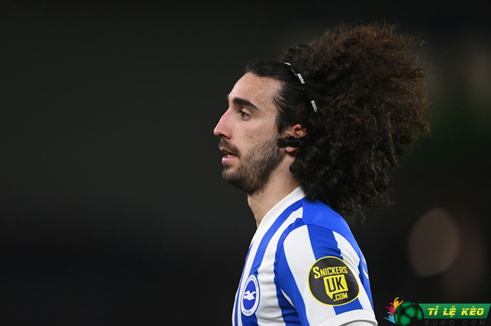 Chelsea ký hợp đồng với hậu vệ Brighton