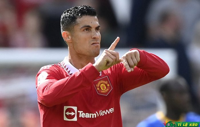 Manchester United thua trên sân nhà